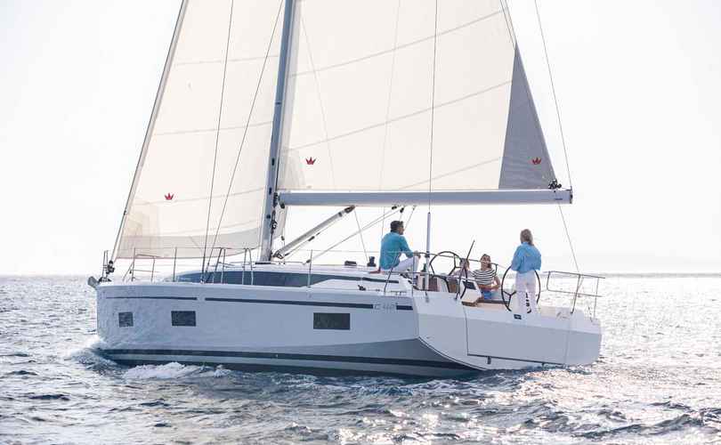 Photo Bavaria C42 (2024)