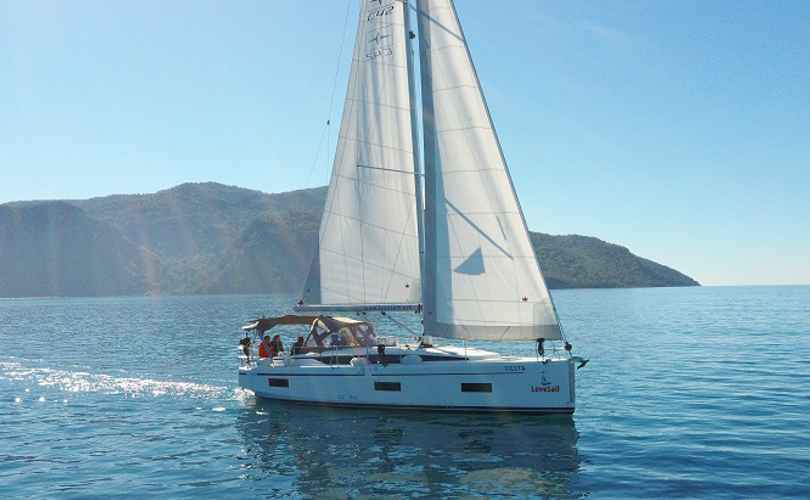 Photo Bavaria C42 (2021)