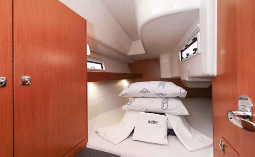 Bavaria Cruiser 33