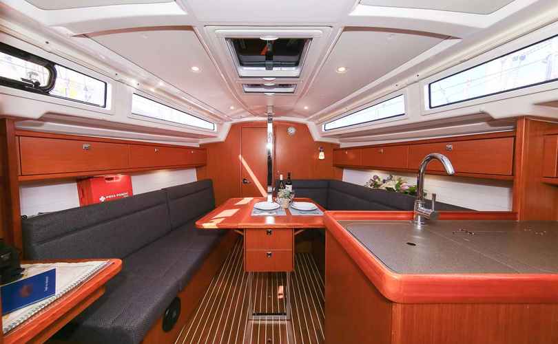 Bavaria Cruiser 33