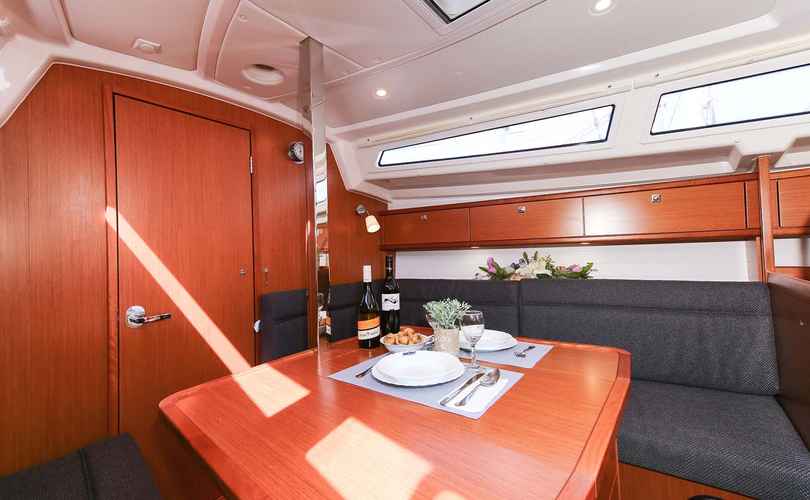 Bavaria Cruiser 33
