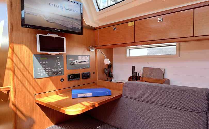 Bavaria Cruiser 37