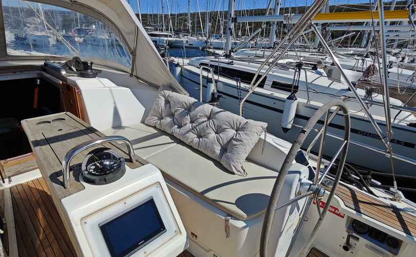 Bavaria Cruiser 37