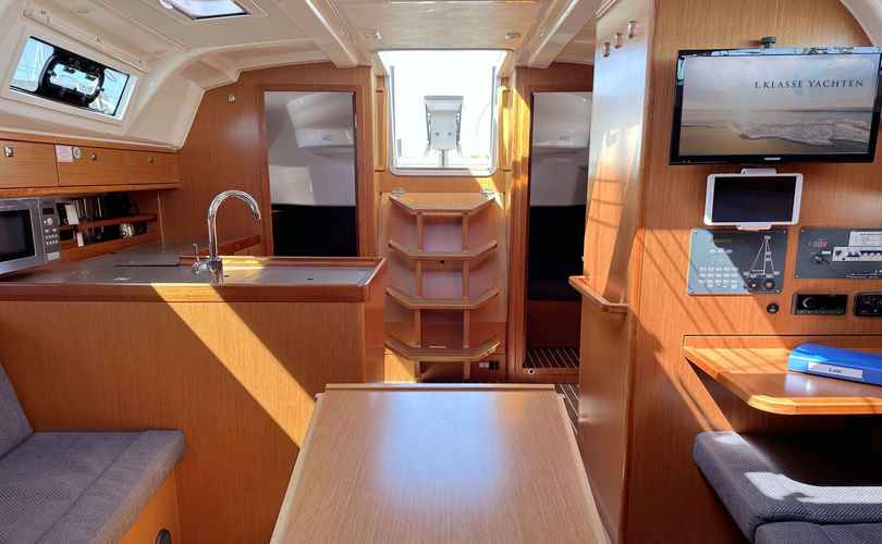 Bavaria Cruiser 37