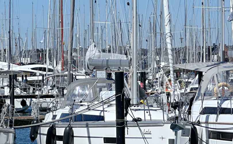 Bavaria Cruiser 37