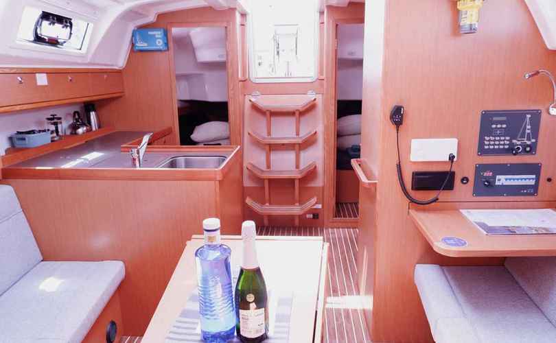 Bavaria Cruiser 37