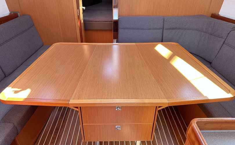 Bavaria Cruiser 37