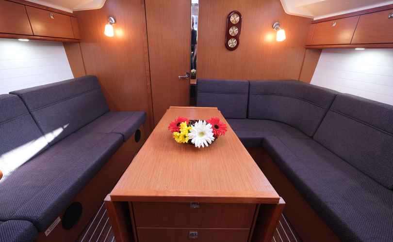 Bavaria Cruiser 37