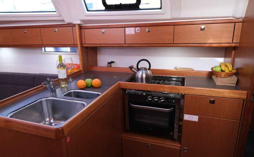 Bavaria Cruiser 37