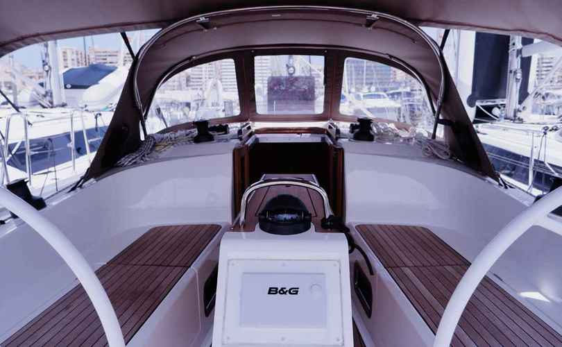 Bavaria Cruiser 37