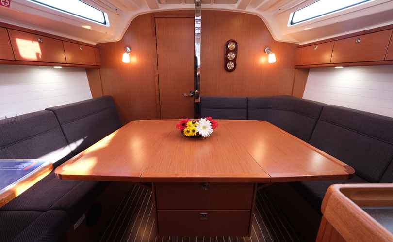 Bavaria Cruiser 37