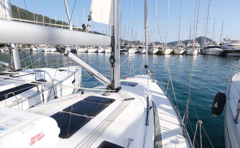 Bavaria Cruiser 37