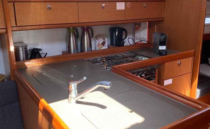 Bavaria Cruiser 37