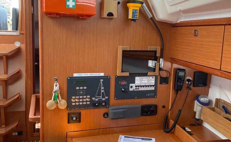 Bavaria Cruiser 37