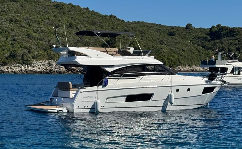 Photo Virtess 420 Fly (2025)