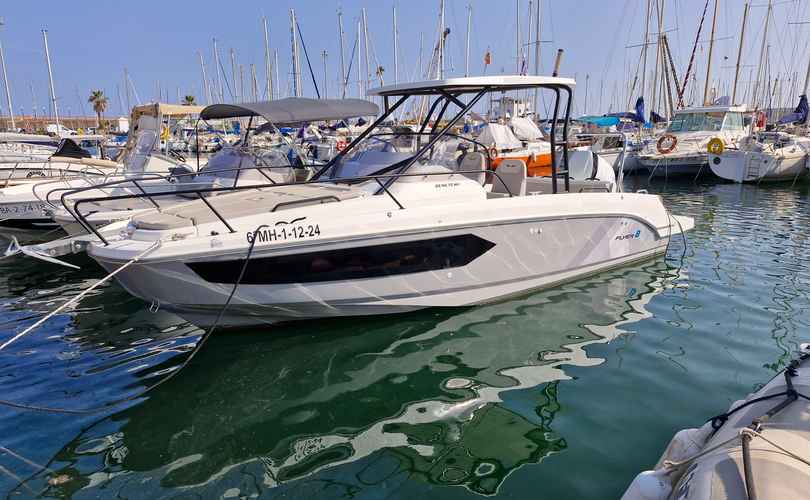Photo Flyer 8 Sundeck (2024)