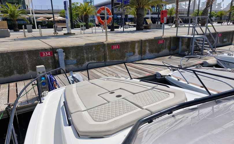 Photo Flyer 8 Sundeck (2024)