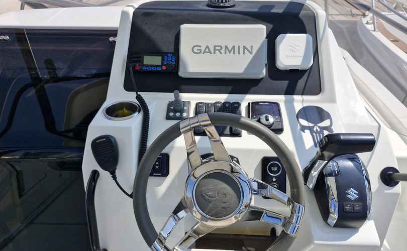 Photo Flyer 8 Sundeck (2024)