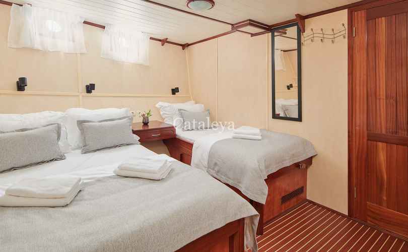 Photo Cataleya (Ex Vjeko) (2009)