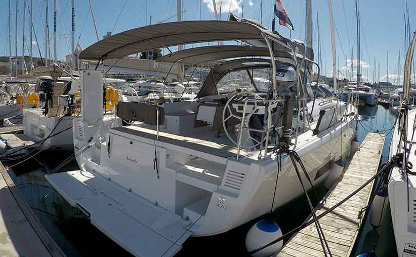Dufour 470