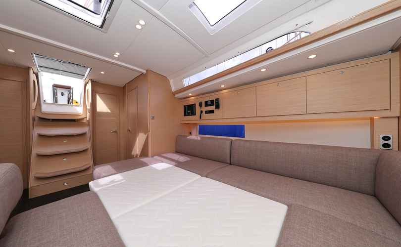 Dufour 470