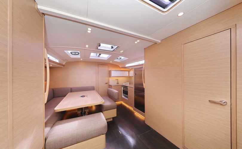 Dufour 470