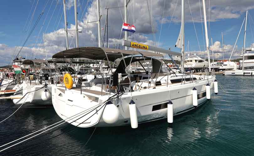 Dufour 470