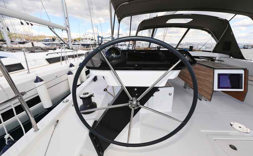 Dufour 470