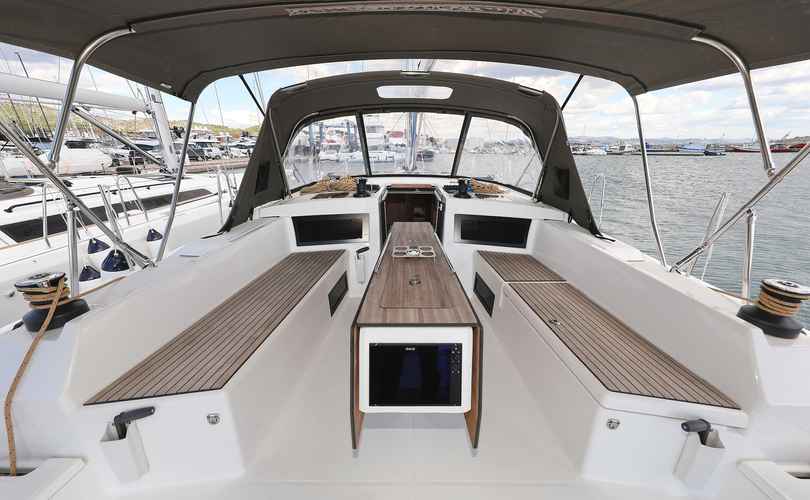 Dufour 470