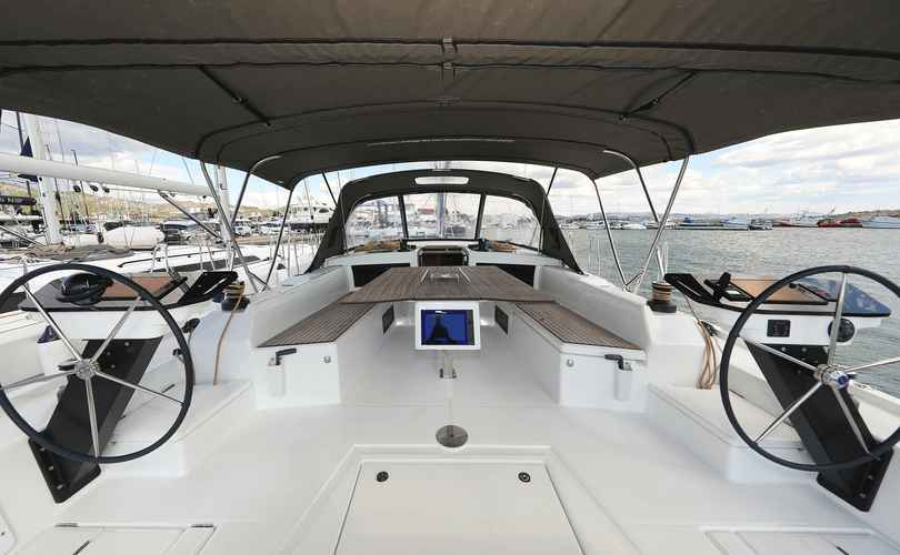 Dufour 470