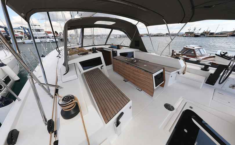 Dufour 470