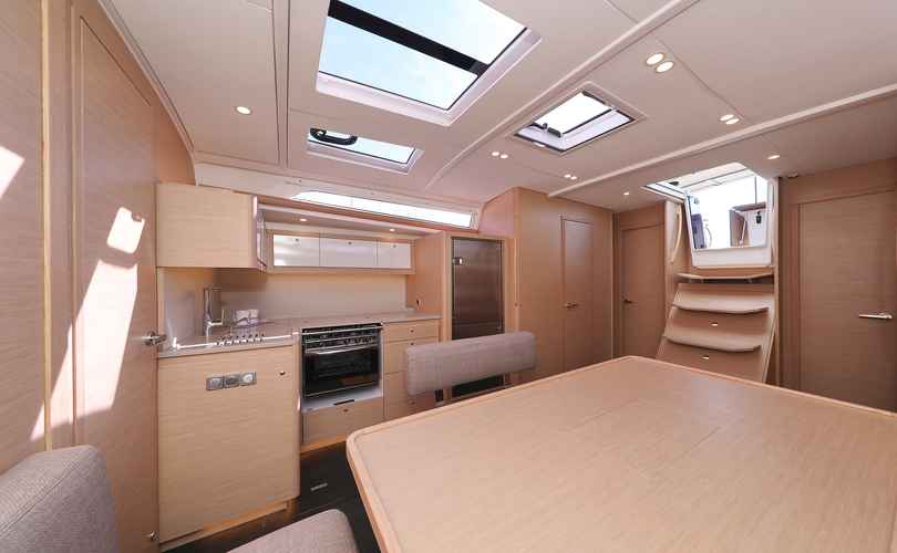 Dufour 470