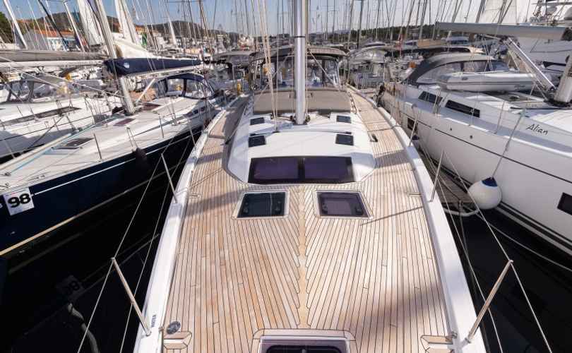 Dufour 530
