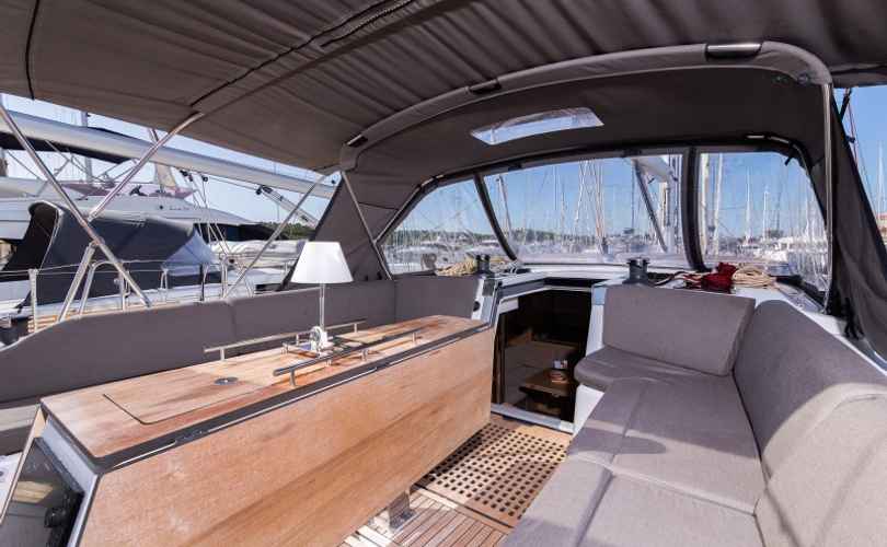 Dufour 530