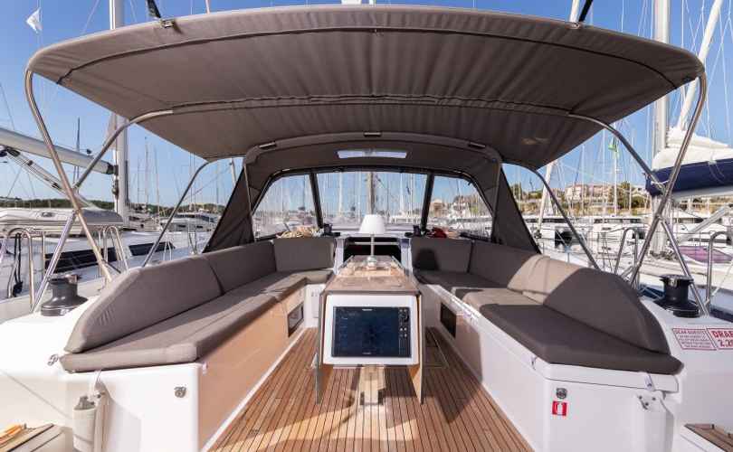 Dufour 530
