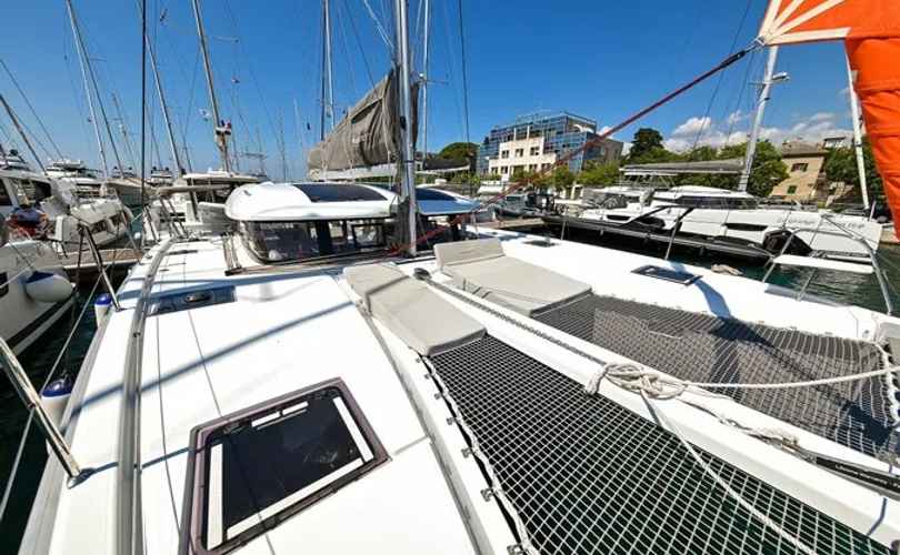 Photo Excess 11 (2024)