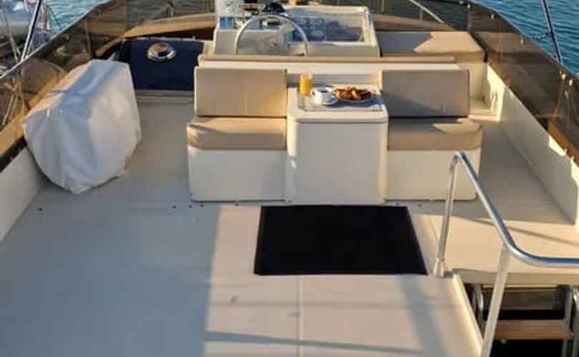 Ferretti 52