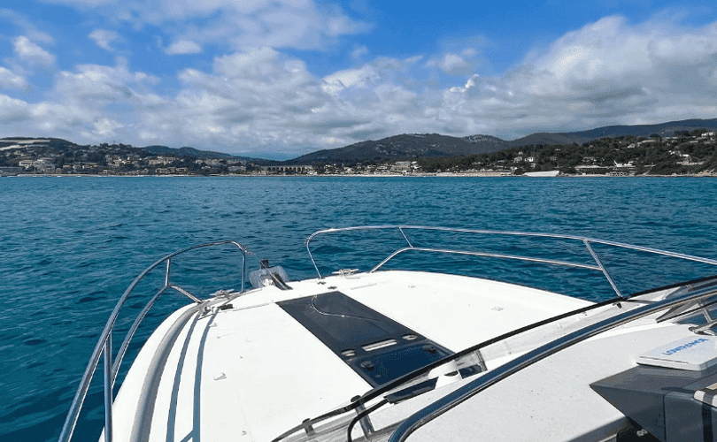 Flyer 8.8 Sundeck