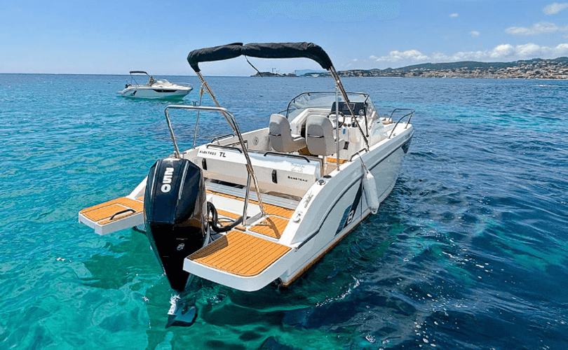 Flyer 8 Sundeck