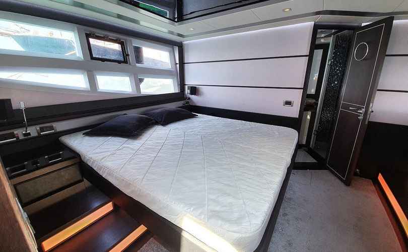 Photo Galeon 700 Skydeck (2010)