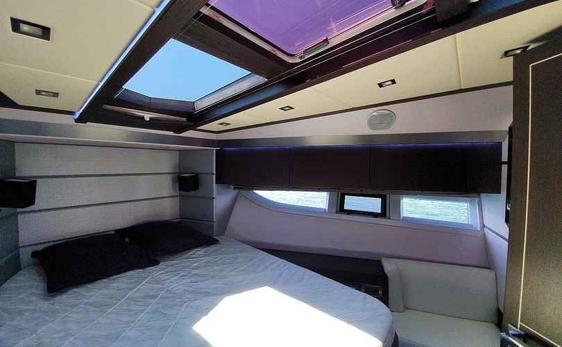 Photo Galeon 700 Skydeck (2010)