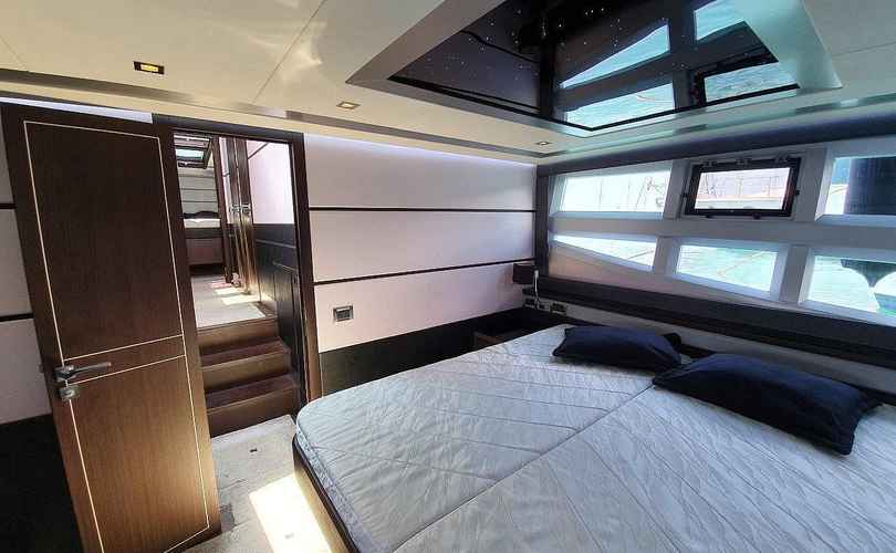 Photo Galeon 700 Skydeck (2010)
