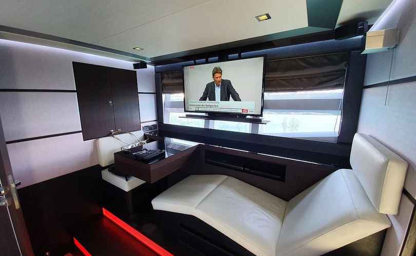 Photo Galeon 700 Skydeck (2010)