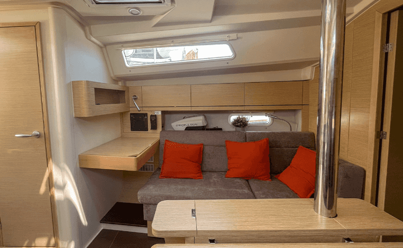 Hanse 348