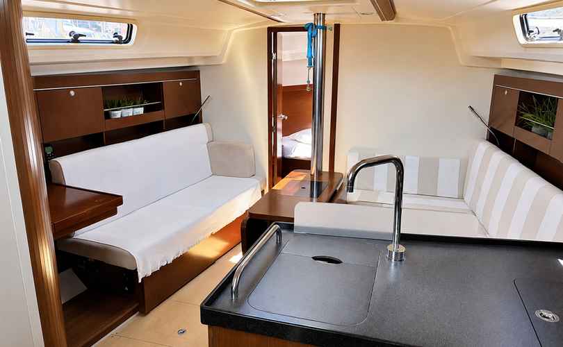 Hanse 385