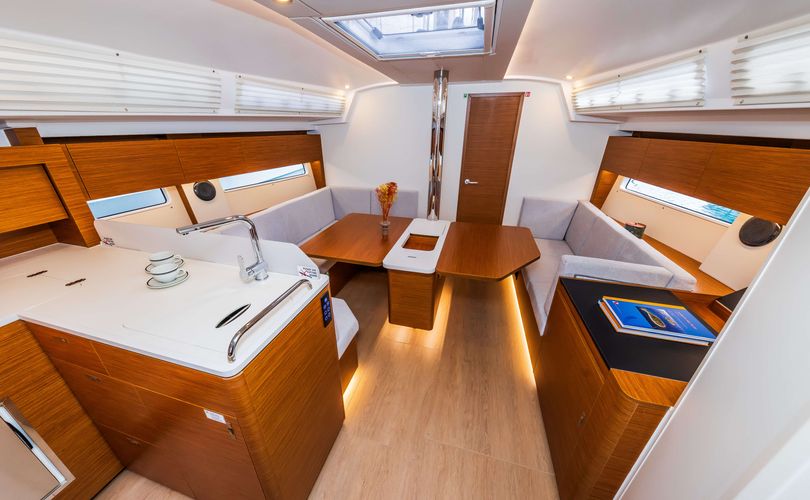 Hanse 410