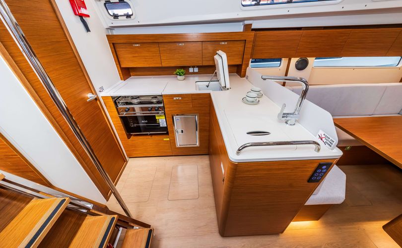 Hanse 410