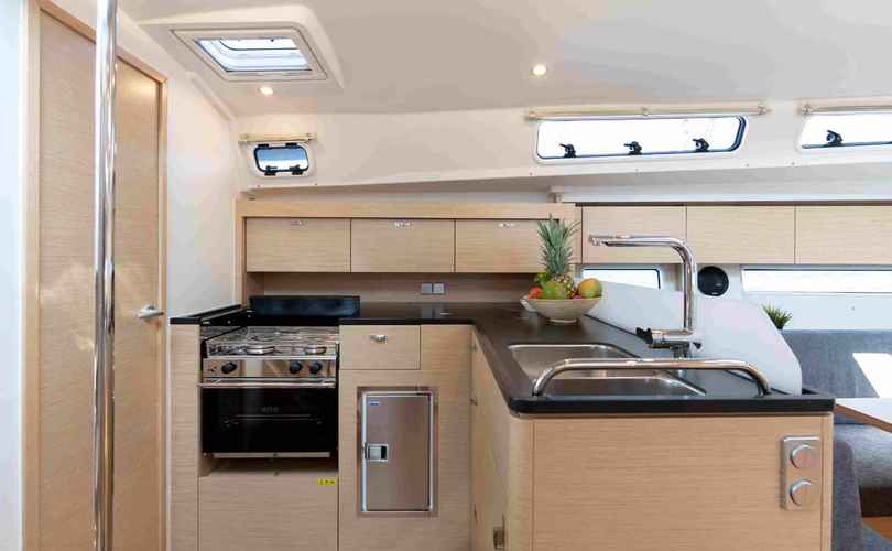 Hanse 410