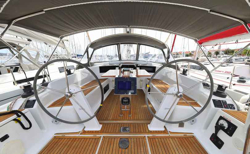 Hanse 418