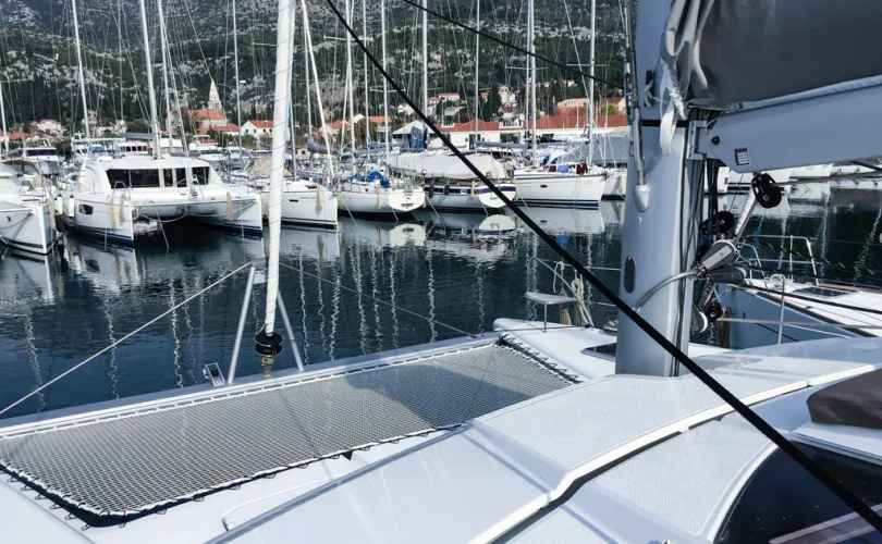 Helia 44